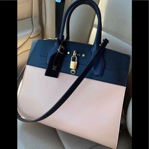 (TRADED) LV City Steamer MM Magnolia Pink/Black